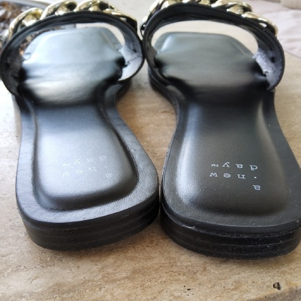 A New Day Black Sandals with Gold Links Size 10 - Picture 4 of 6